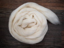 Load image into Gallery viewer, Rambouillet Wool Roving (Combed Top) for Felting or Spinning (4oz)