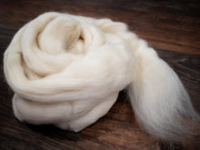 Load image into Gallery viewer, Falkland Wool (4oz) | Combed Top / Roving for Spinning and Felting