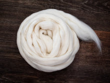 Load image into Gallery viewer, Targhee Wool (4oz) | Combed Top / Roving for Spinning and Felting