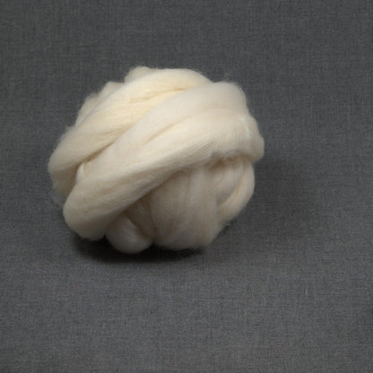 Undyed Superwash BFL Blue Face Leicester (4oz) | Combed Top / Roving