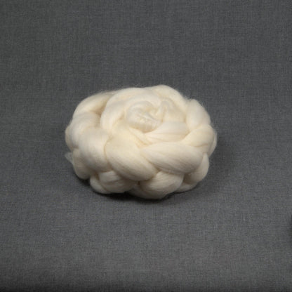 Undyed Superwash BFL Blue Face Leicester (4oz) | Combed Top / Roving