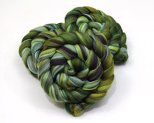 Load image into Gallery viewer, Merino Wool (4oz) | Combed Top / Roving for Spinning and Felting