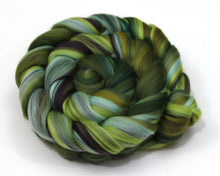 Load image into Gallery viewer, Merino Wool (4oz) | Combed Top / Roving for Spinning and Felting