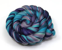 Load image into Gallery viewer, Merino Wool (4 oz) | Combed Top / Roving for Spinning and Felting