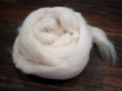 Icelandic Wool Combed Top, Natural White, Undyed, 4 oz, for Spinning and Felting