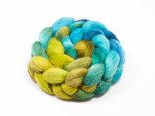 Load image into Gallery viewer, Blueface Leicester - BFL Wool (4oz) | Combed Top / Roving for Spinning and Felting