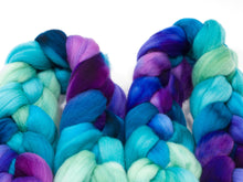 Load image into Gallery viewer, Targhee Wool (4oz) | Combed Top / Roving for Spinning and Felting